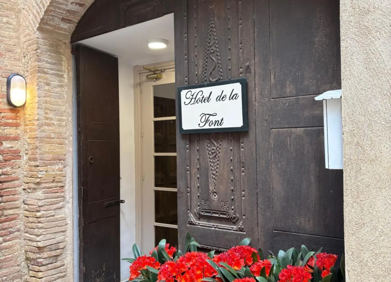 Hotel De La Font Peralada 2*,